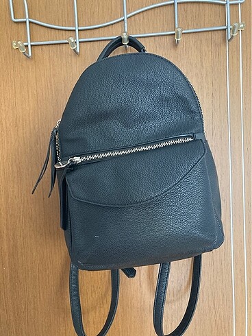 Stradivarius sırt çantası