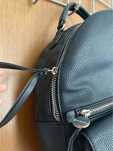  Beden Stradivarius sırt çantası