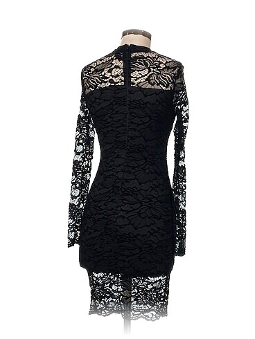 xs Beden Guess Kısa Elbise %70 İndirimli.