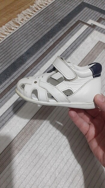 19 Beden beyaz Renk Sandalet