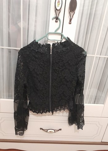 Dantel Detaylı Siyah Uzun Kollu Bluz - Görsel 2