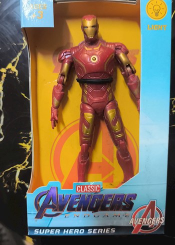 Klasik Avengers Kırmızı Süper Kahraman Figürü