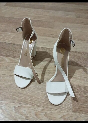 Tek bant stiletto
