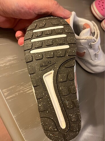 27 Beden beyaz Renk Nike çocuk ayakkabısı
