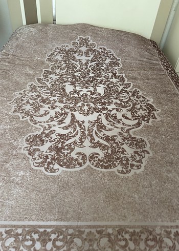 Kahverengi Nakışlı Yatak Örtüsü - Görsel 6