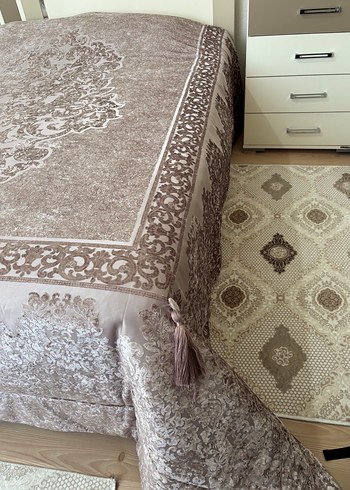 Kahverengi Nakışlı Yatak Örtüsü - Görsel 5