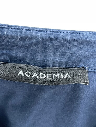 36 Beden çeşitli Renk Academia Gömlek %70 İndirimli.