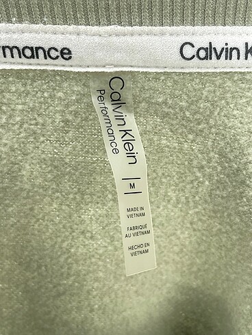 m Beden çeşitli Renk Calvin Klein Sweatshirt %70 İndirimli.