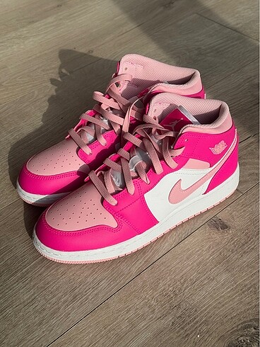 Nike Air Jordan 1 Mid Fierce Pink Pembe