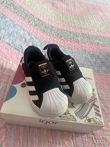 Adidas spor ayakkabı