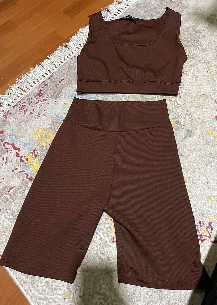 Kahverengi takım - Görsel 2