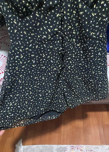 Siyah çiçekli şortlu elbise - Görsel 2