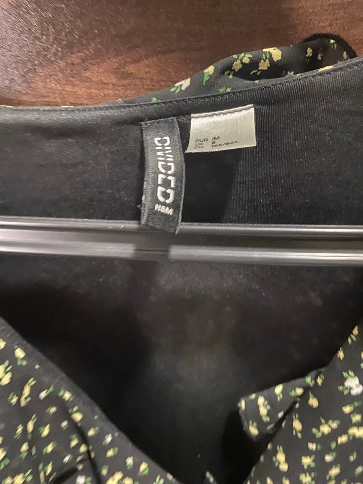 Siyah çiçekli şortlu elbise - Görsel 3