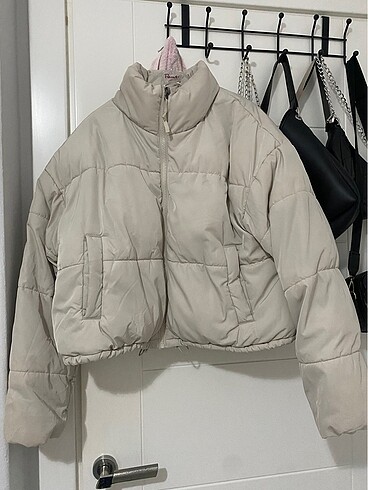 H&M marka krem rengi şişme mont