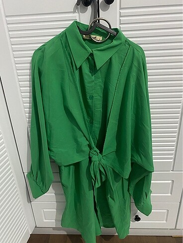 Kadın tesettür benetton yeşili gömlek