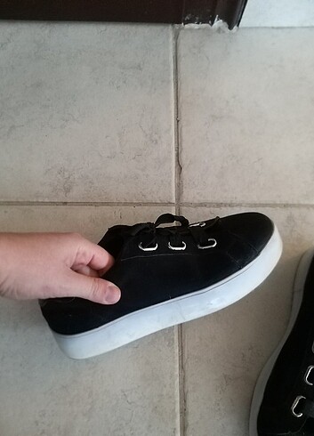 Siyah sneaker