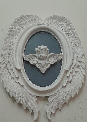 English Home Çerçeve, Kanat detaylı, Melek figürlüdür.
