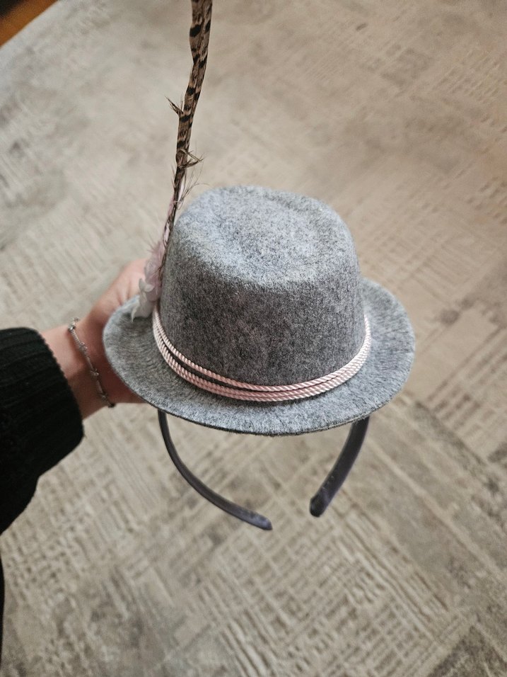 Gri Yün Kadın Şapka Tüy ve Çiçek Detaylı - Görsel 3