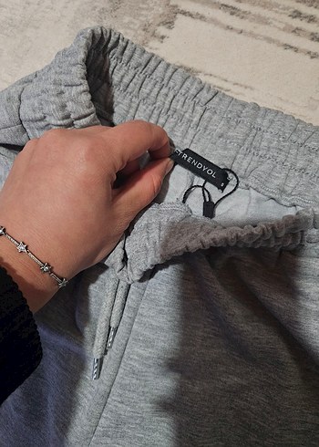 Gri Kesik Detaylı Kadın Eşofman Altı - Görsel 2