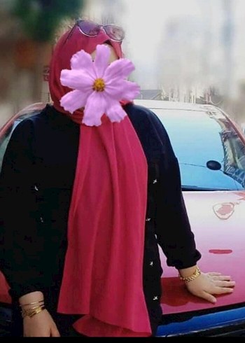 Kadın Pembe Drapeli Sokağa Uygun Şal