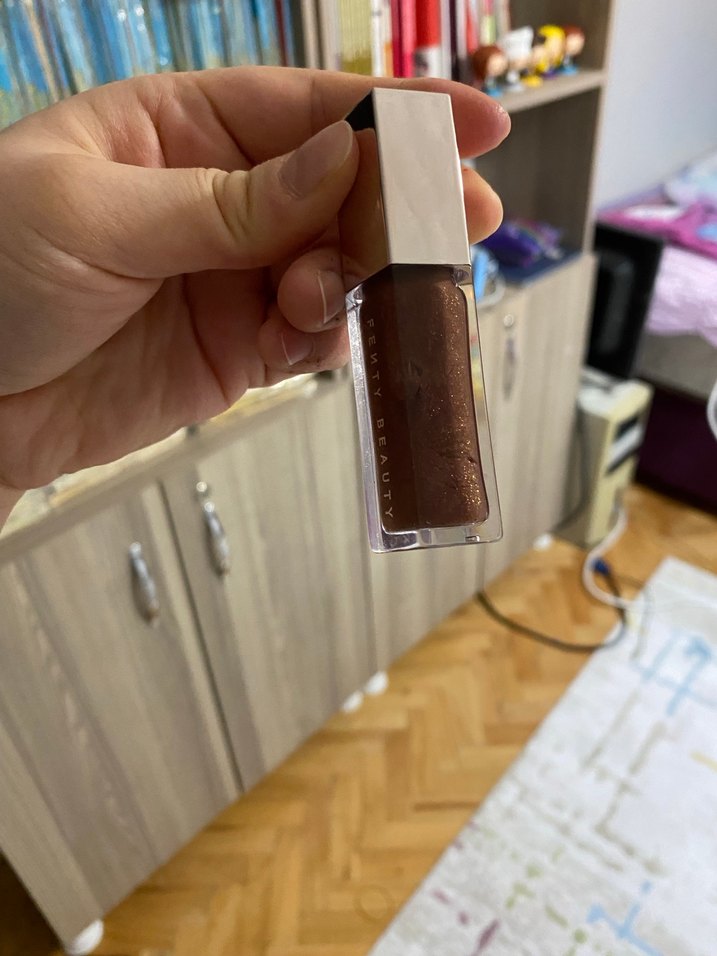 Fenty Beauty Parlak kahverengi Dudak Parlatıcısı - Görsel 3