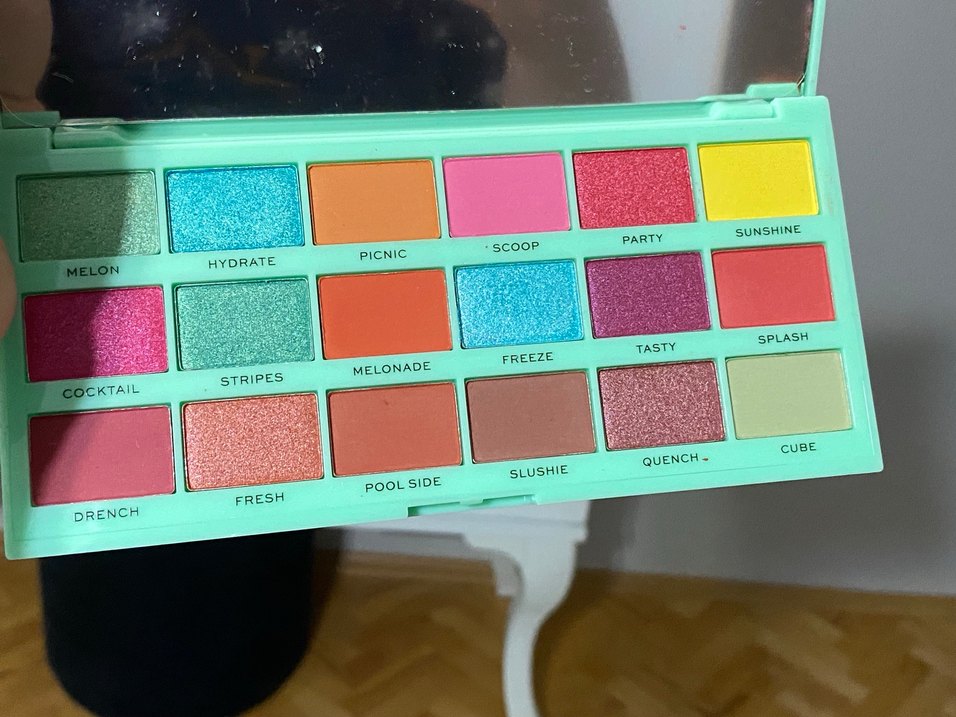 I heart revolution tasty watermelon far paleti - Görsel 3