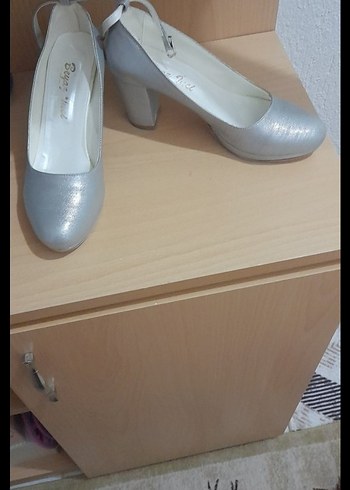 Gri Rugan Topuklu Kadın Abiye Ayakkabı - Görsel 3