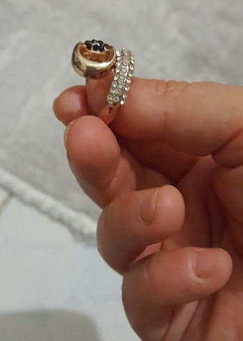 Parlak Altın Tokalı Yılan Desenli Kadın Yüzük - Görsel 5