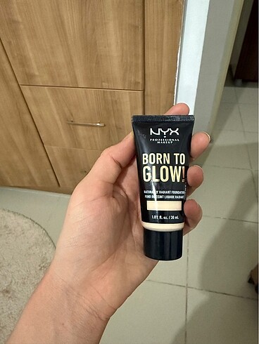 NYX Pale nyx fondöten