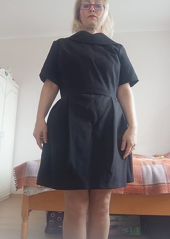 Siyah Yüksek Yakalı Midi Ofis Elbisesi - Görsel 6