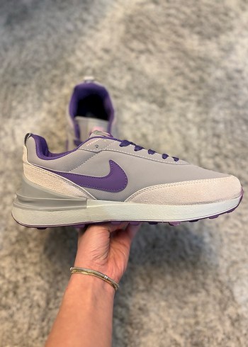 Mor Nike Spor Ayakkabı Kadınlar İçin - Görsel 5