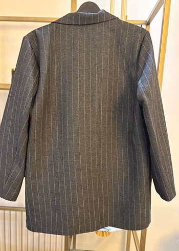 Düğmeli Gri Çizgili Oversize Kadın Blazer - Görsel 3