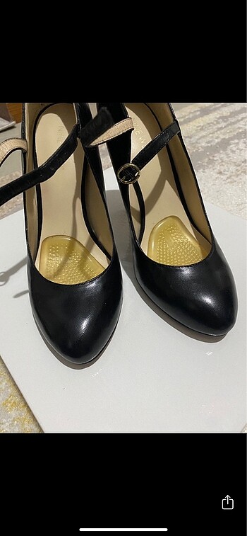 38 Beden siyah Renk Nine west bilekten bağcıklı