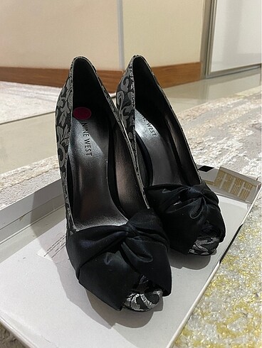 Nine West Nine West saten fiyonklu
