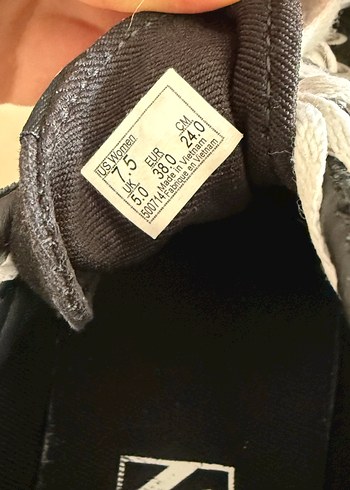 Vans Siyah Bağcıklı Günlük Kadın Spor Ayakkabı