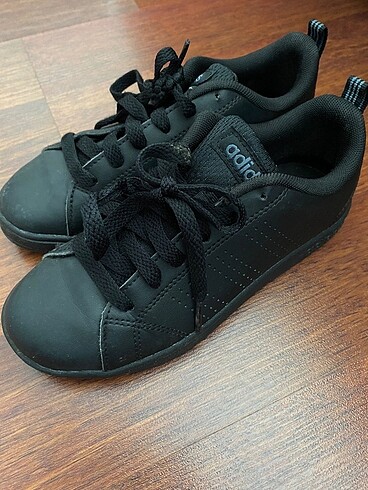 Adidas spor ayakkabı