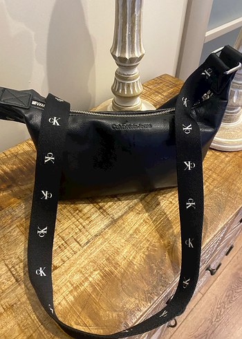 Parlak Siyah Kadın Çapraz Çanta - Görsel 2