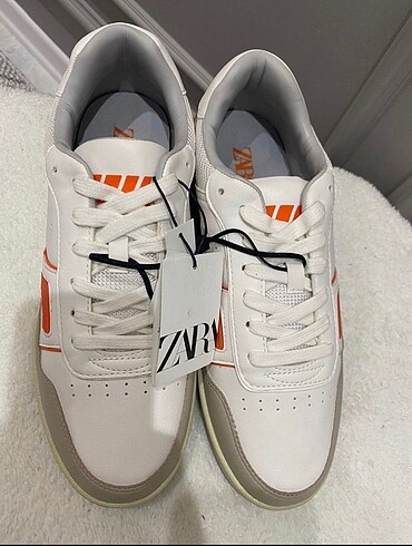 Zara teknik çok parçalı sneckars