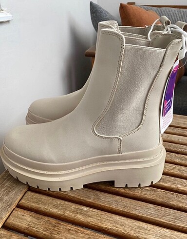 LC Waikiki Lcw Waikiki Chelsea bot