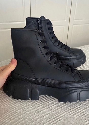 41 Beden siyah Renk Zara Siyah Platform Kauçuk Goth Bot