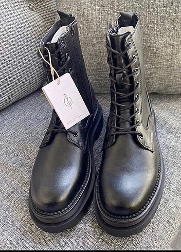 Stradivarius urban bağcıklı bot