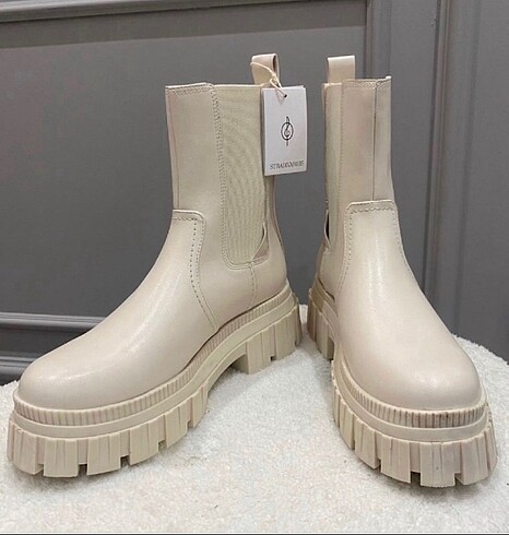 37 Beden ten rengi Renk Stradivarius Chelsea bot
