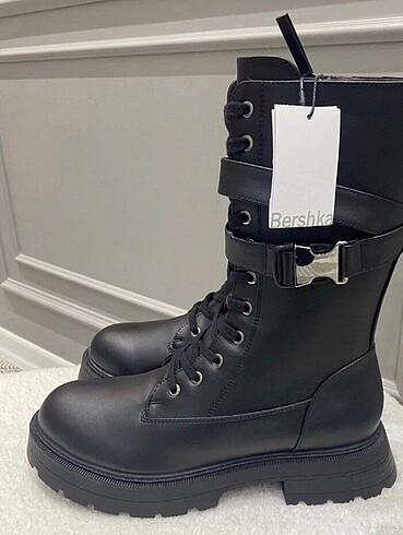 42 Beden BERSHKA traktör taban çizme