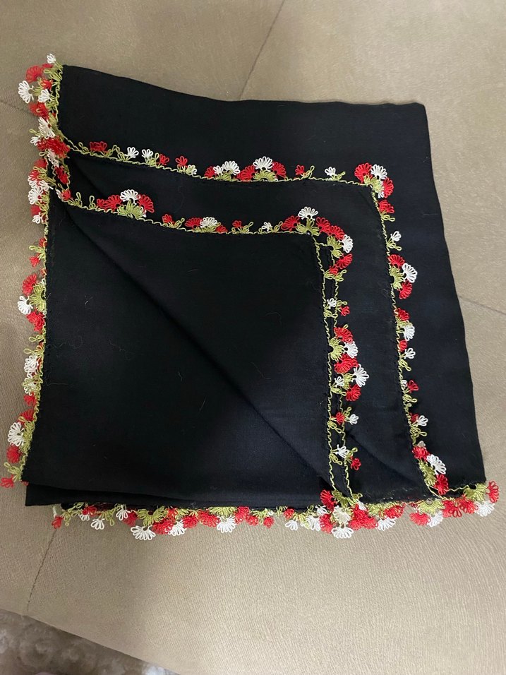 Dantel Detaylı Siyah Kadın Başörtüsü - Görsel 3