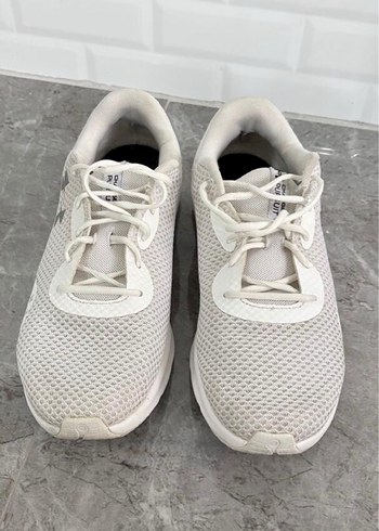 Beyaz Bağcıklı Spor Sneaker