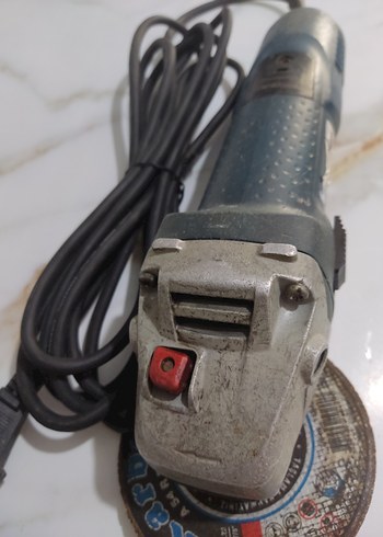 Bosch Mavi ve Gri Elektrikli Taşlama Makinesi