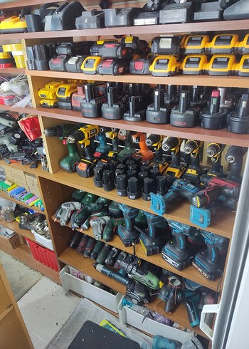 Sarı ve koyu renkli elektrikli el aletleri
