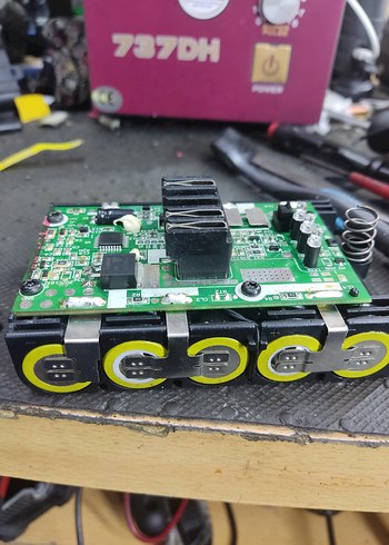 Bosch Sarı ve koyu renkli elektrikli el aletleri