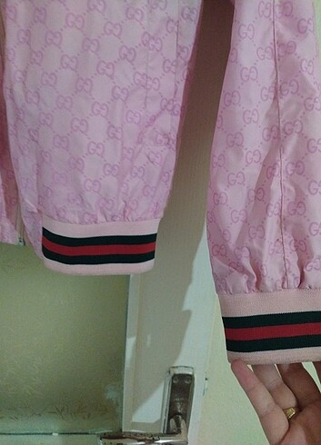 Gucci Gucci marka s beden mevsimlik mont yağmurluk orijinaldir