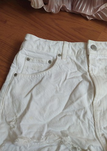 Beyaz Düğmeli Keten Mini Şort - Görsel 2